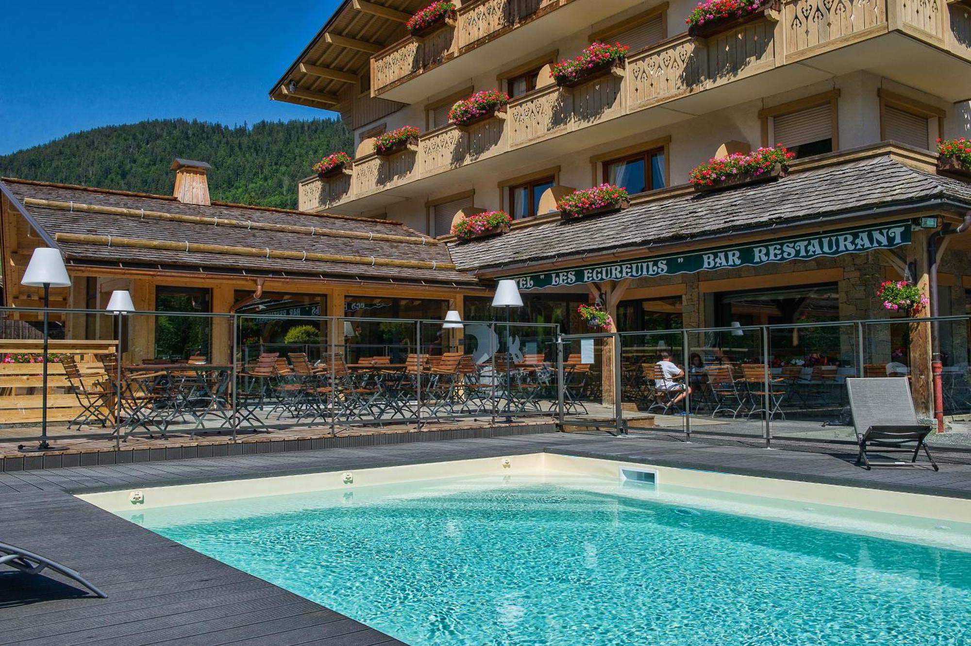 Hotel-Chalet Les Ecureuils Restaurant, Piscine, Garage Le Grand-Bornand Kültér fotó